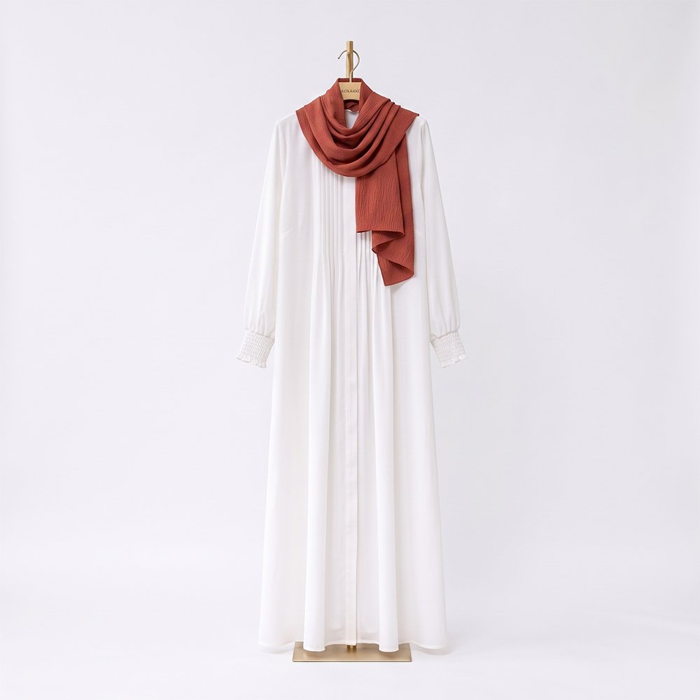 Pearl White Pleated Abaya - Image 3